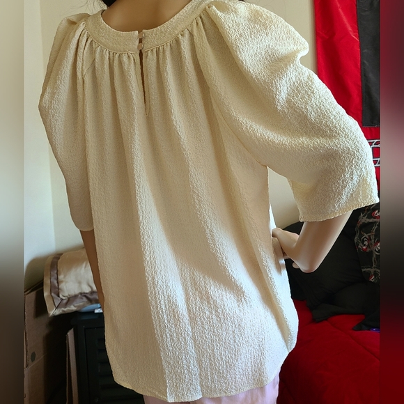 CALVIN KLEIN WOMEN'S SIZE LARGE BACK BUTTON CREPE FEEL BLOUSE - Picture 4 of 9